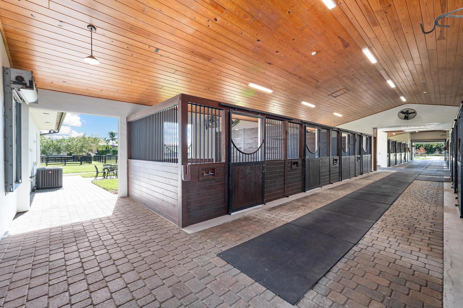 PALM BEACH POINT EAST - Residential