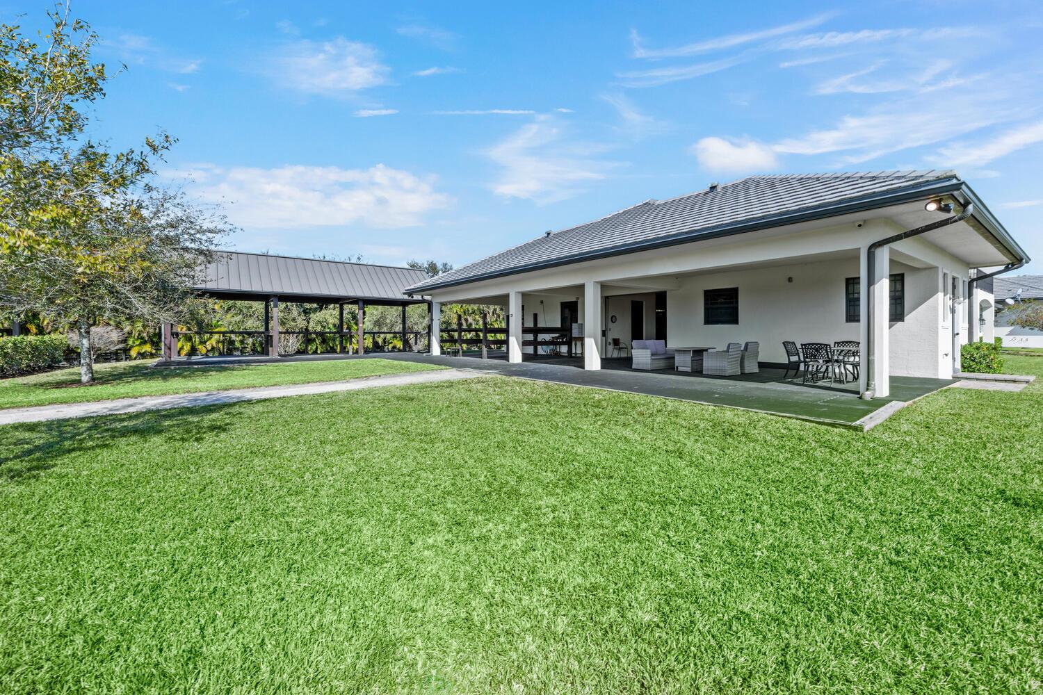 PALM BEACH POINT EAST - Residential