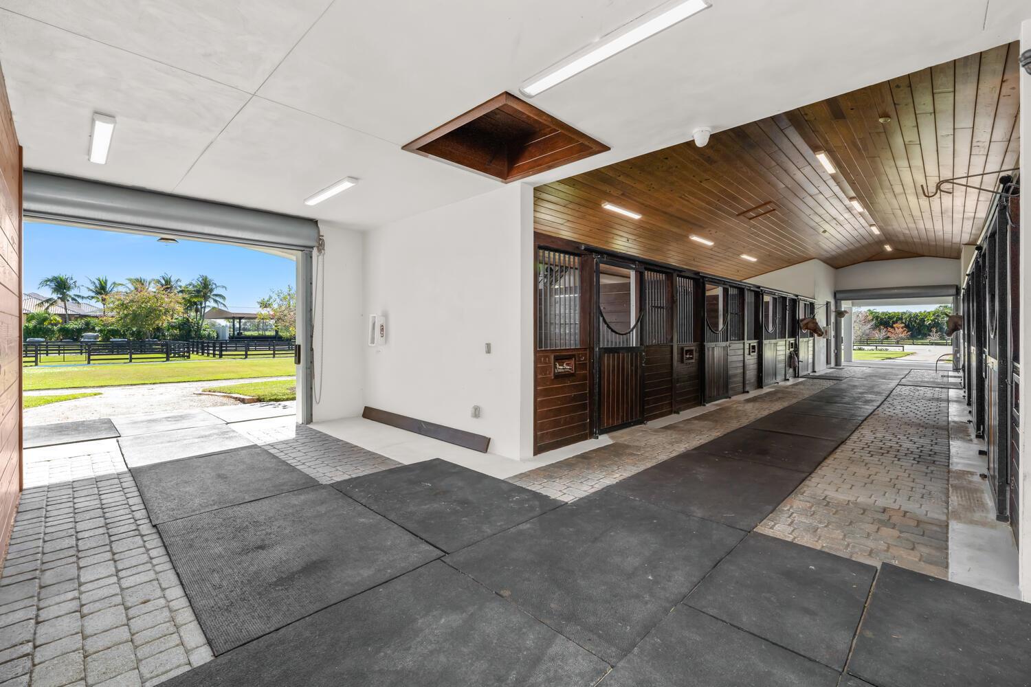 PALM BEACH POINT EAST - Residential