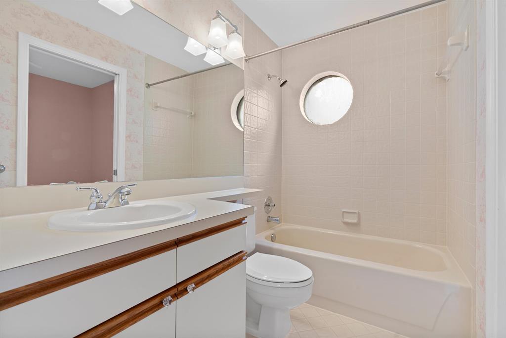 EL VIENTO AT BOCA POINTE CONDO NOS I AND II DECLS - Residential