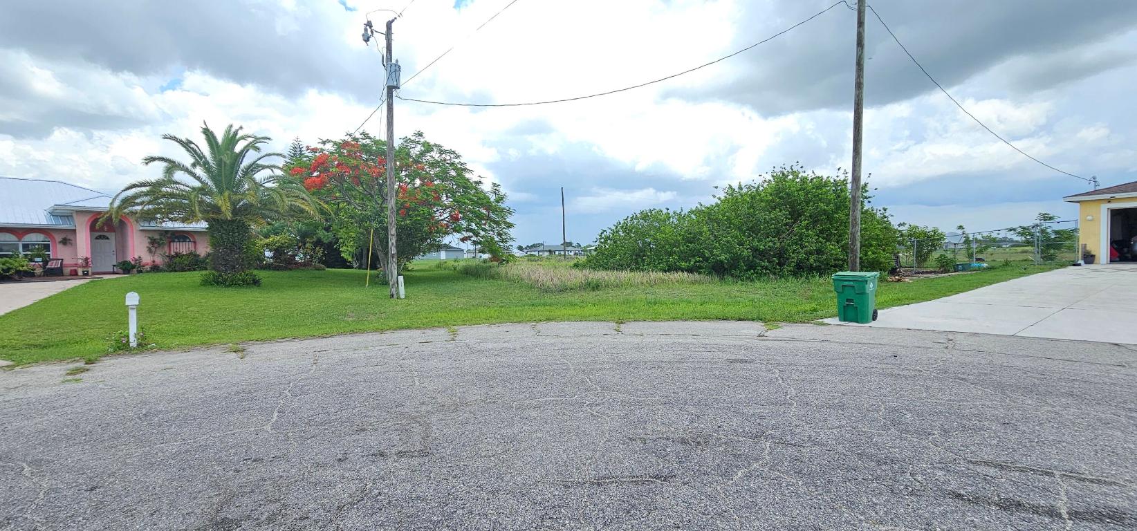 PORT LABELLE UNIT 8 - Land