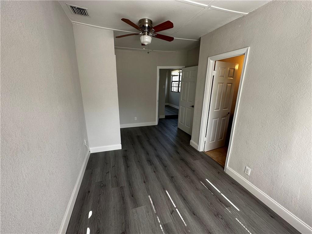 Cresthaven 5 40-4 B - Residential