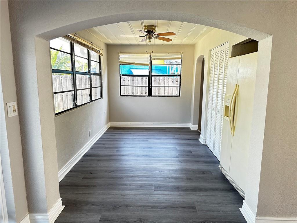 Cresthaven 5 40-4 B - Residential