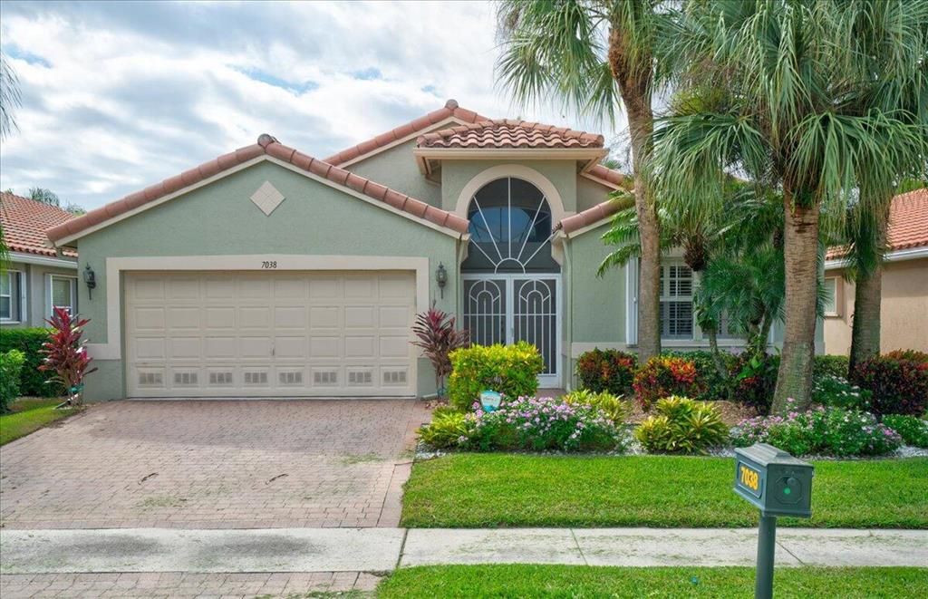 Photo of 7038 Haviland Circle, Boynton Beach, FL 33437 (MLS # R10839322)