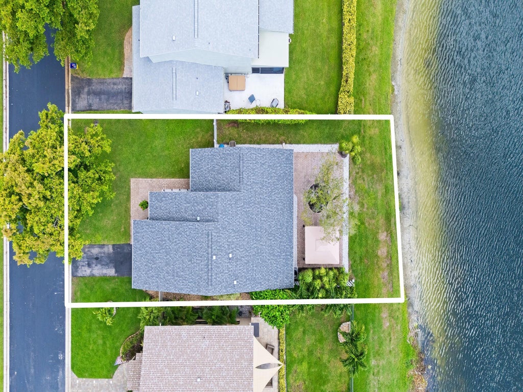 Photo of 5705 Northpointe Lane, Boynton Beach, FL 33437 (MLS # F10514689)
