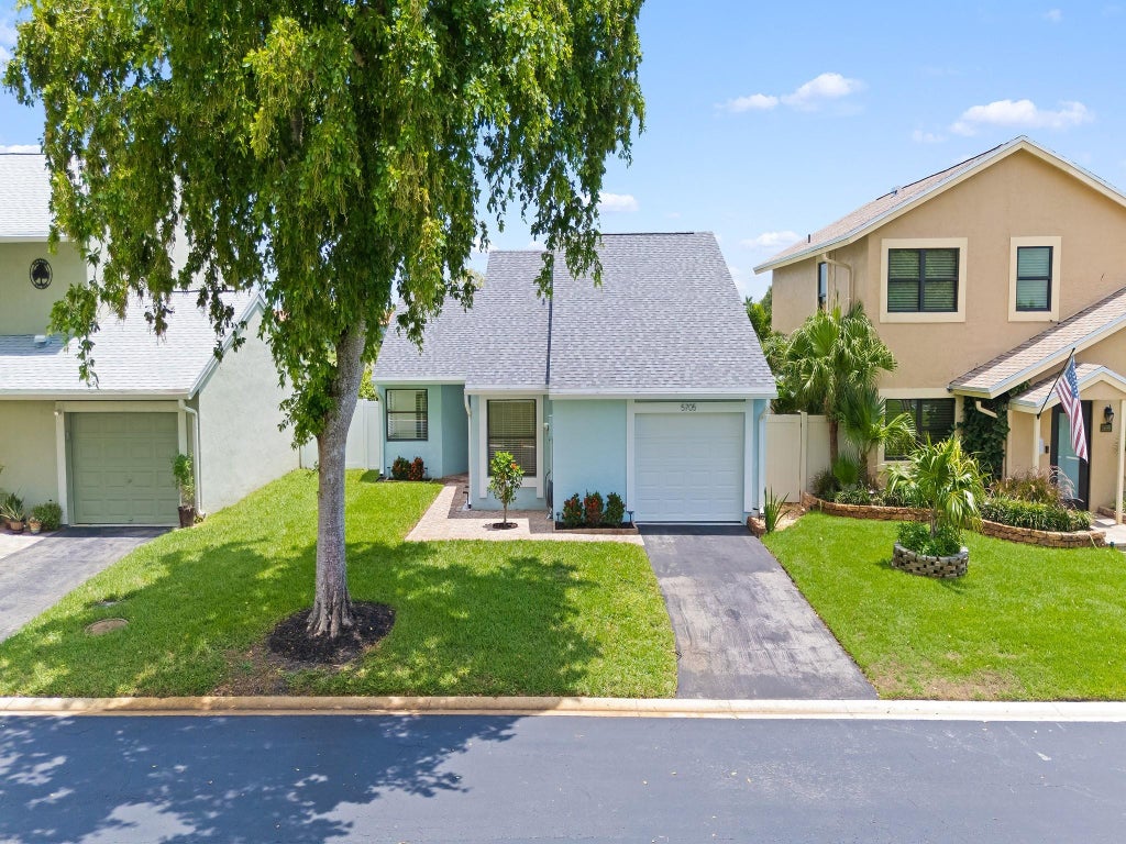 Photo of 5705 Northpointe Lane, Boynton Beach, FL 33437 (MLS # F10514689)