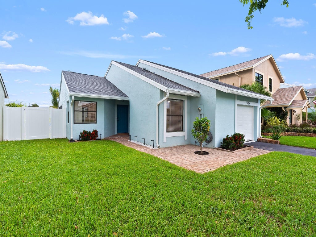 Photo of 5705 Northpointe Lane, Boynton Beach, FL 33437 (MLS # F10514689)