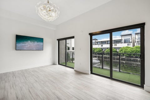 Tiny photo for 161 SE 1ST Circle #161, Pompano Beach, FL 33060 (MLS # B26089531)