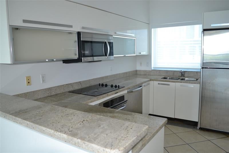 601 NE 36TH Street 2806