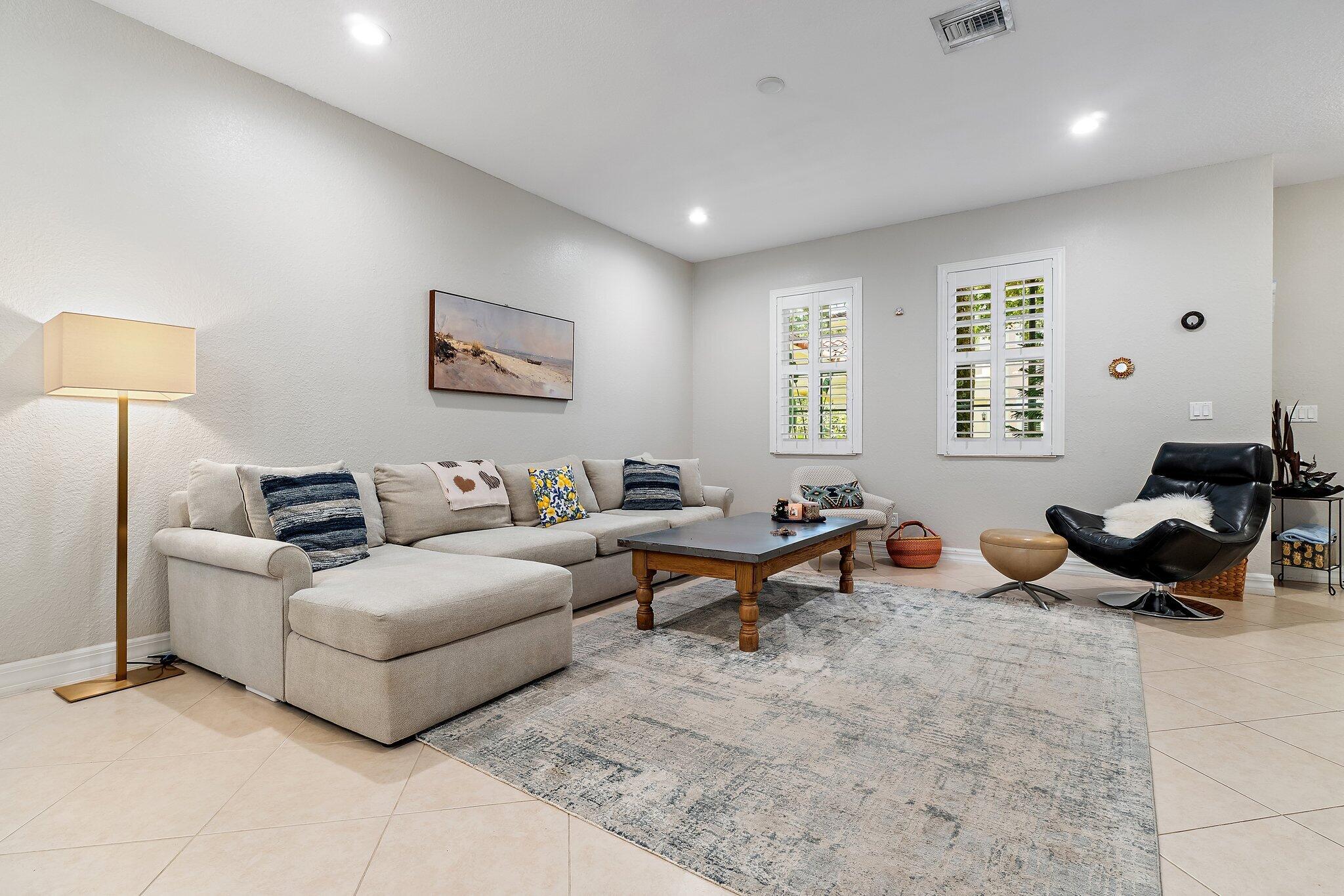 CANTERBURY PLACE - Residential