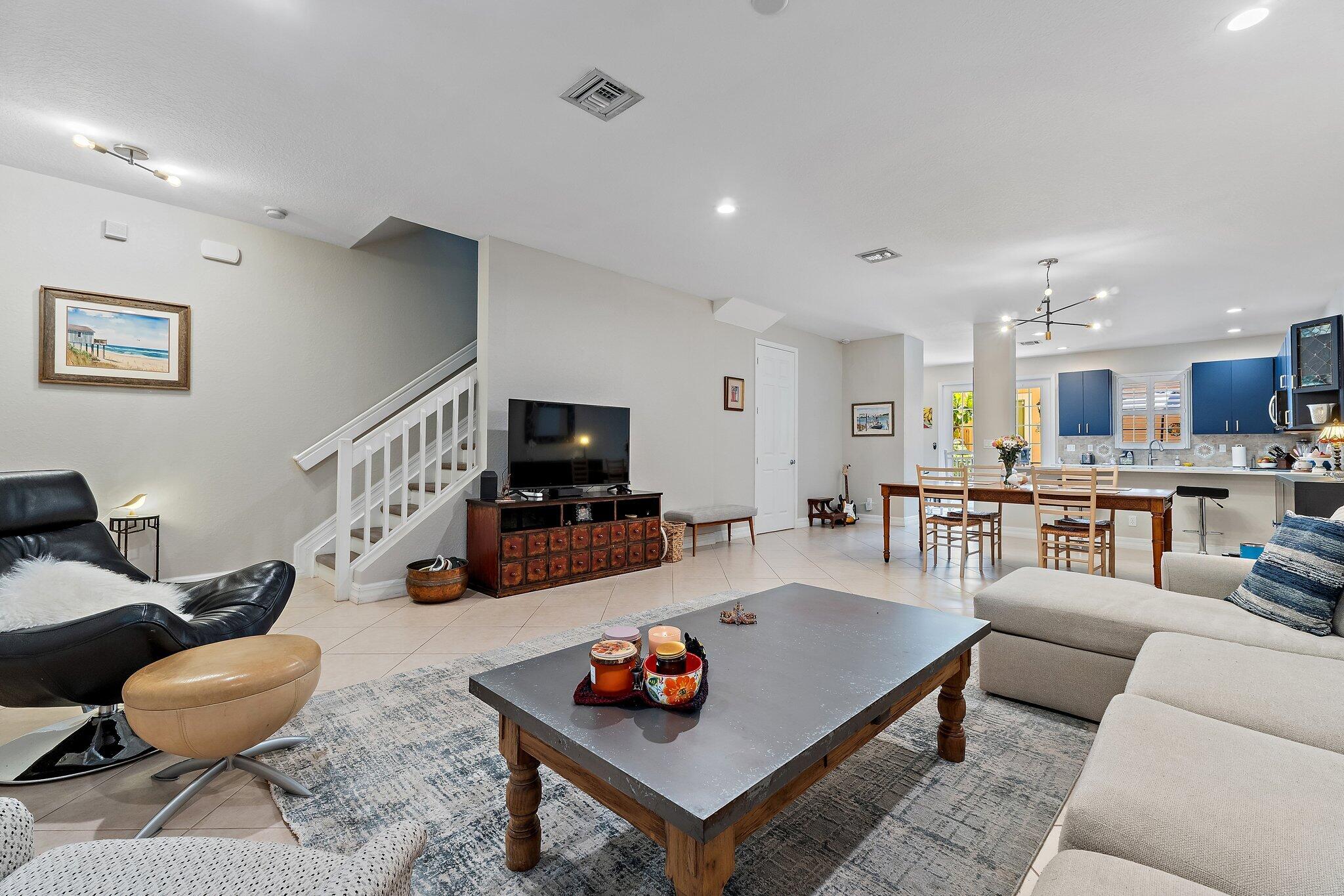 CANTERBURY PLACE - Residential