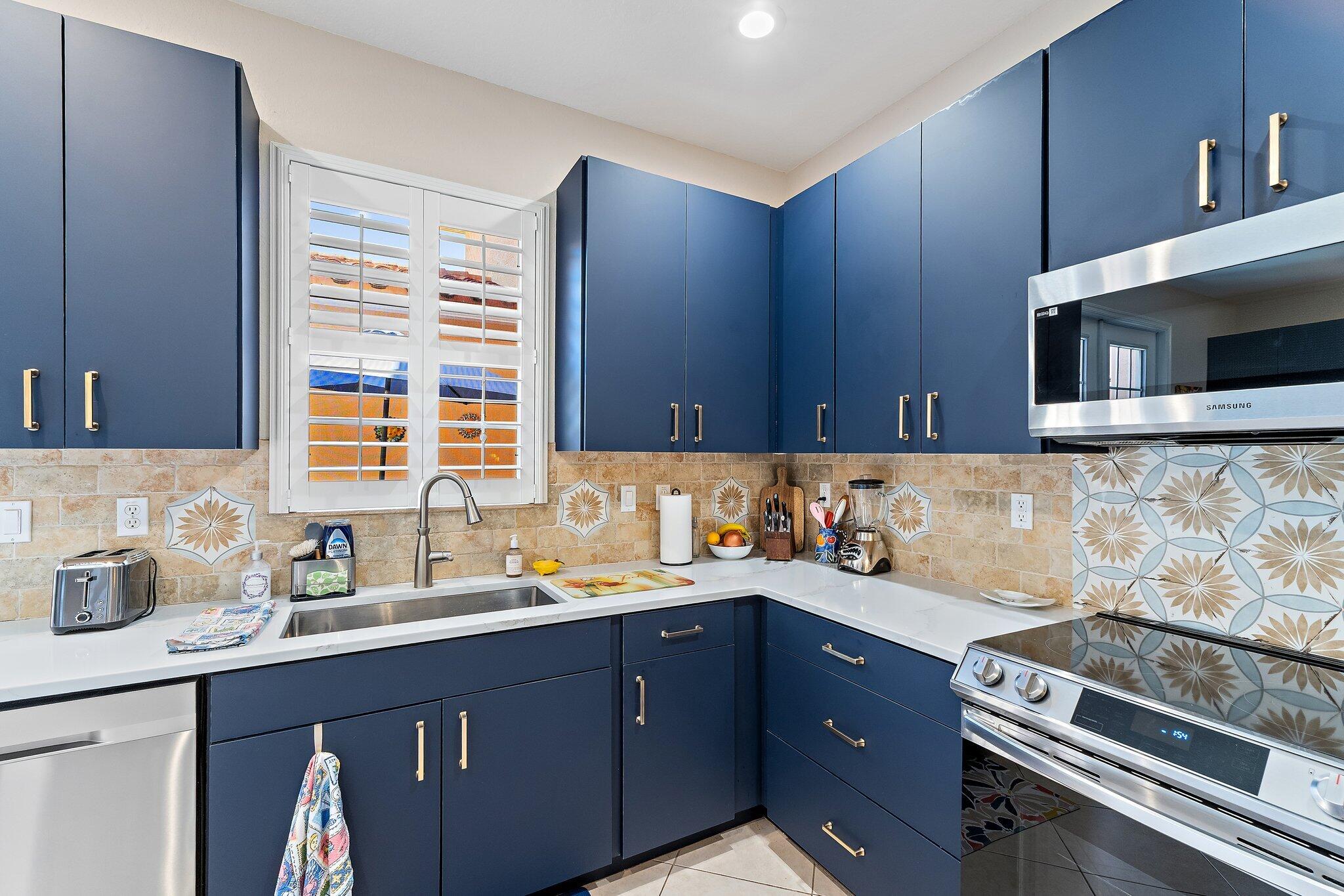 CANTERBURY PLACE - Residential
