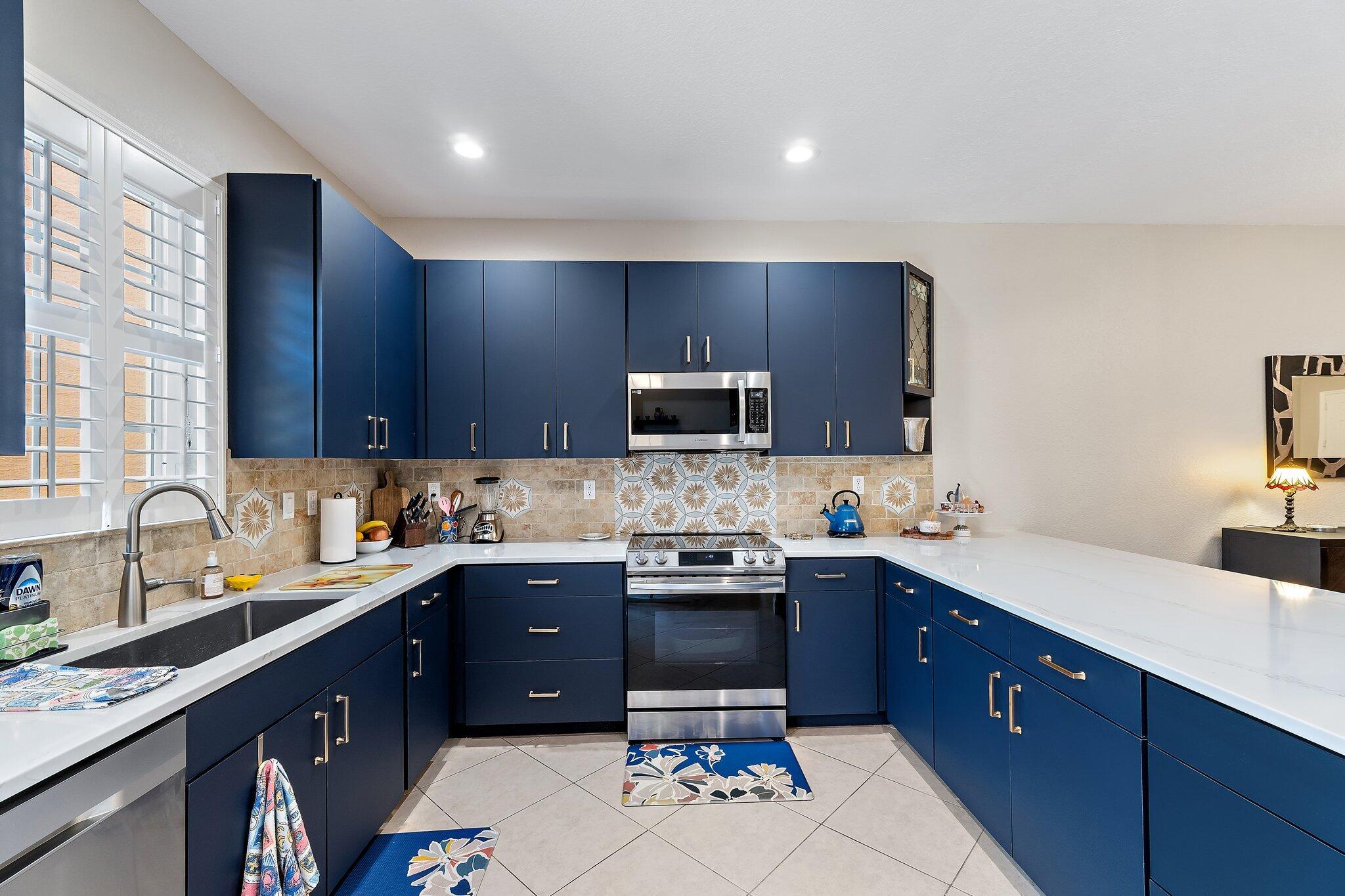 CANTERBURY PLACE - Residential