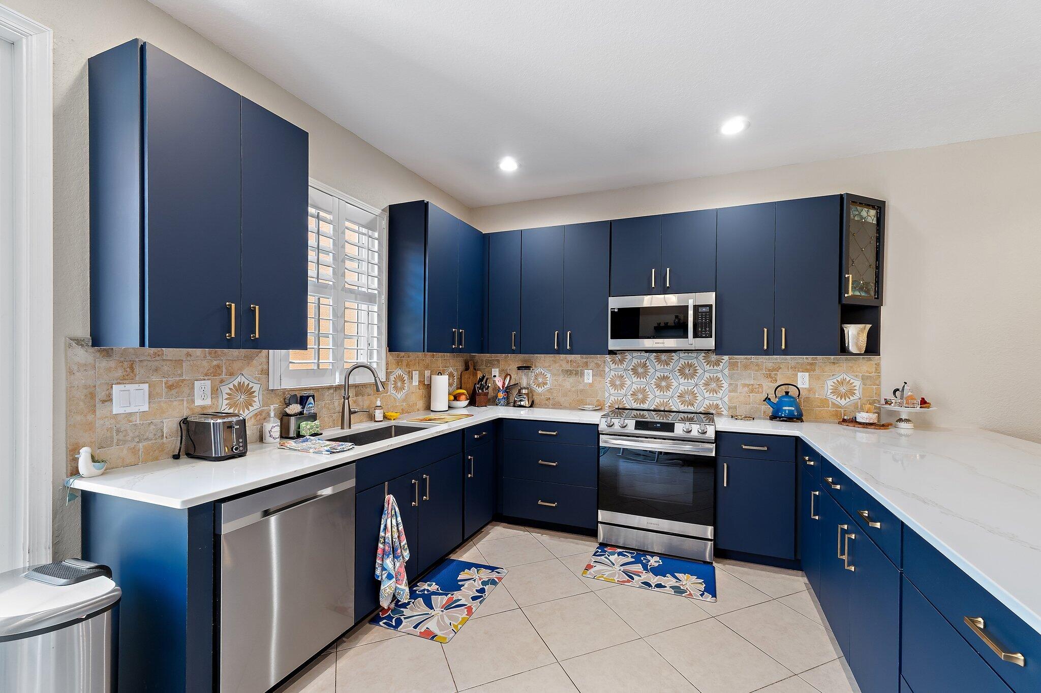 CANTERBURY PLACE - Residential