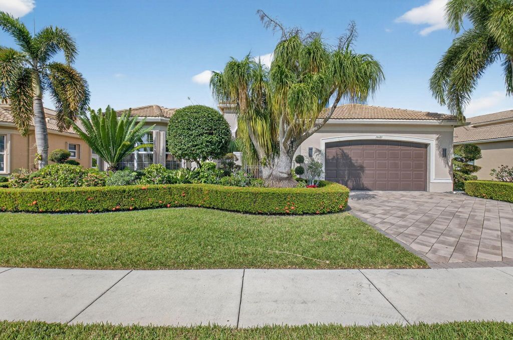 Photo of 10685 Whitewind Circle, Boynton Beach, FL 33473 (MLS # R11134554)