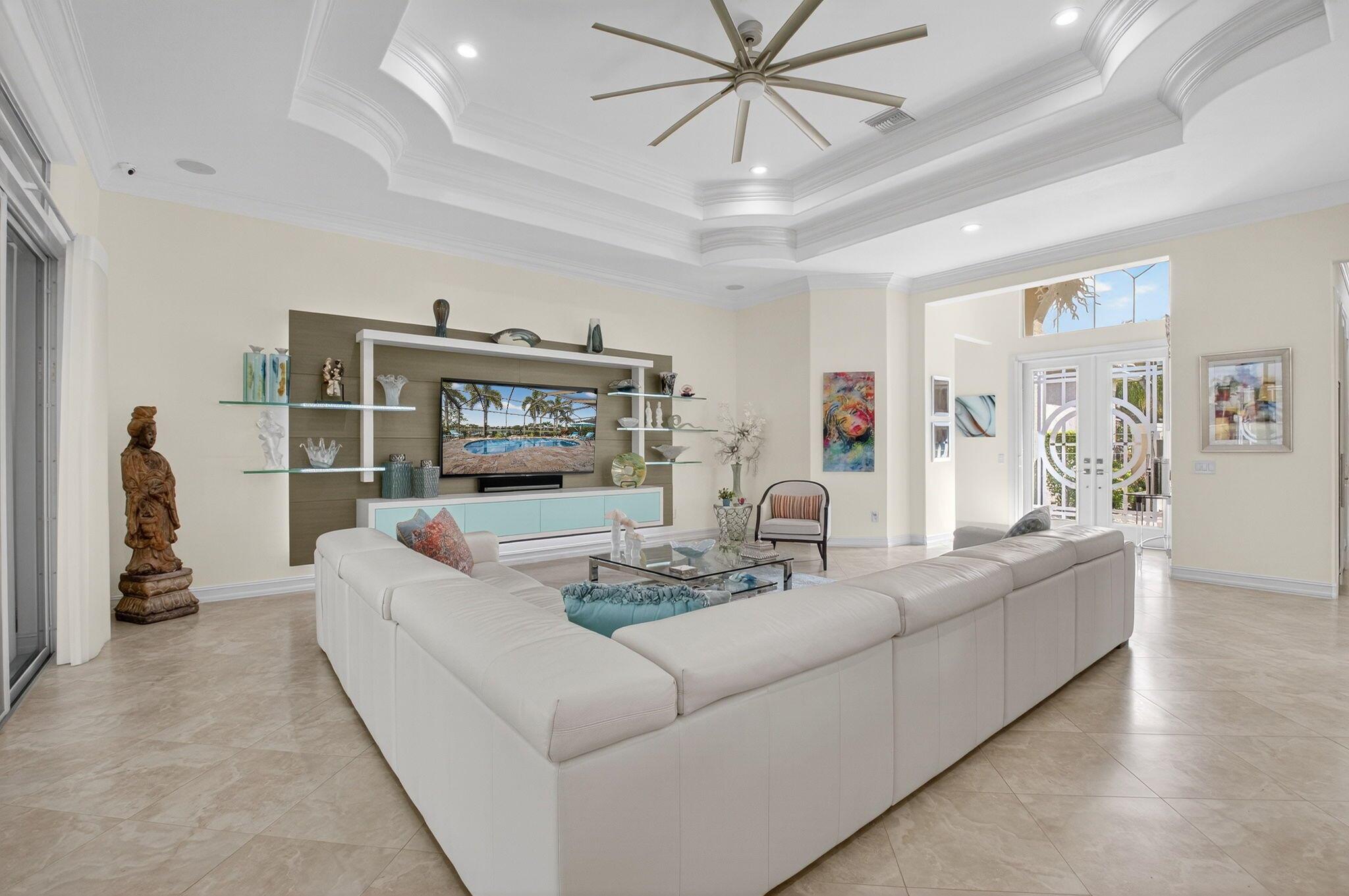 VALENCIA RESERVE - Residential