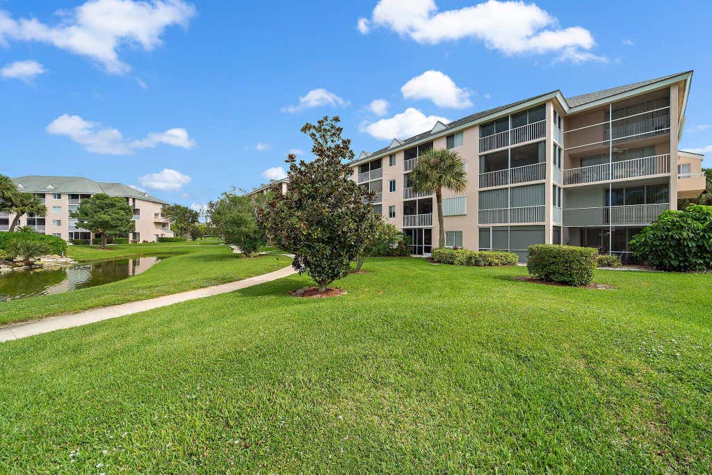 Photo of 353 S Us Highway 1 #D101, Jupiter, FL 33477 (MLS # R11085435)
