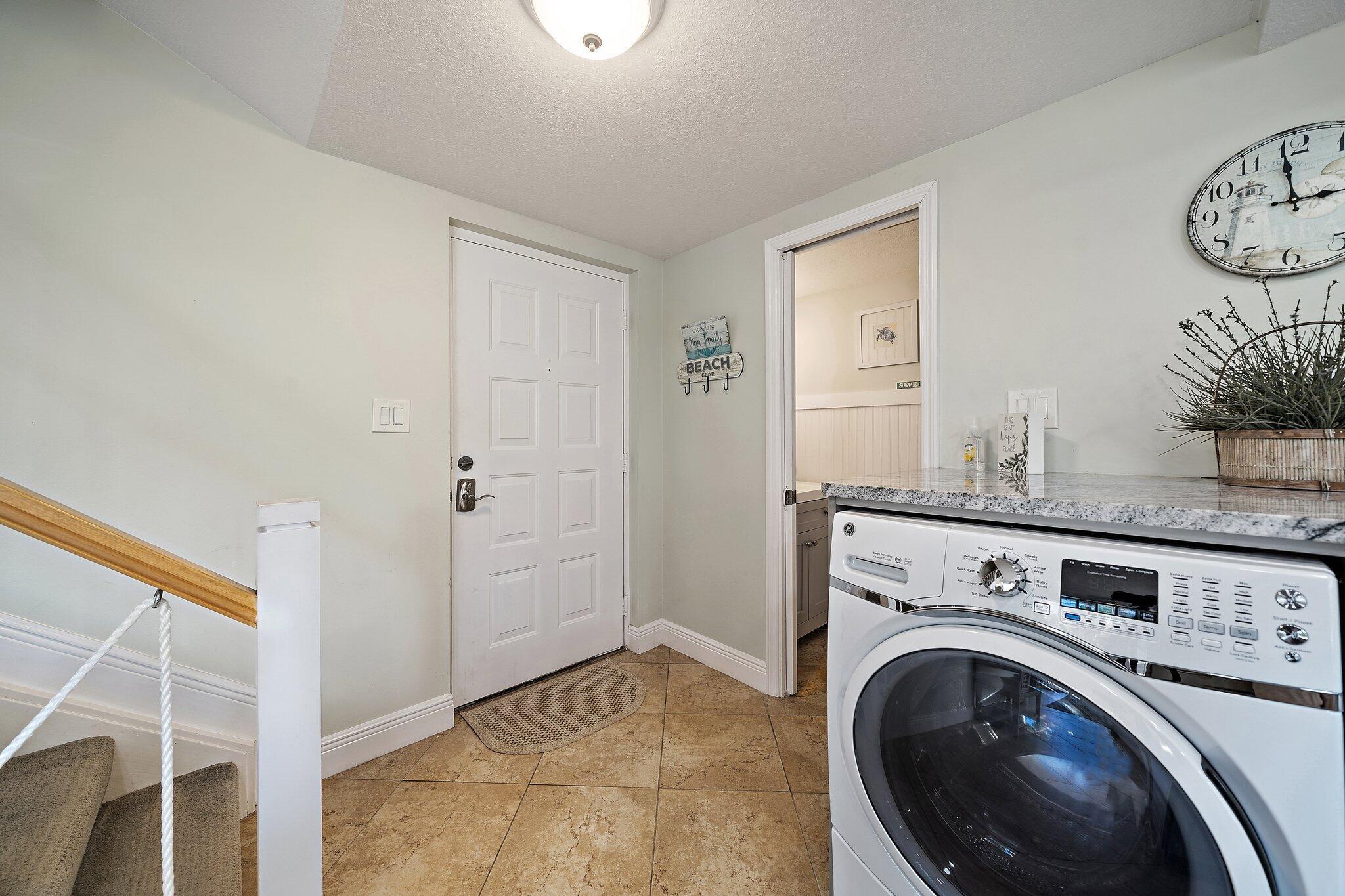 View photos, virtual tours, details... 353 S Us Highway 1 D101