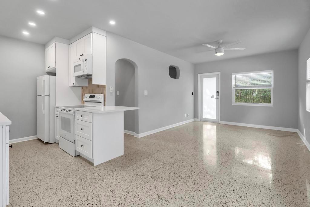 LAKE WORTH TOWN OF - Residential Lease