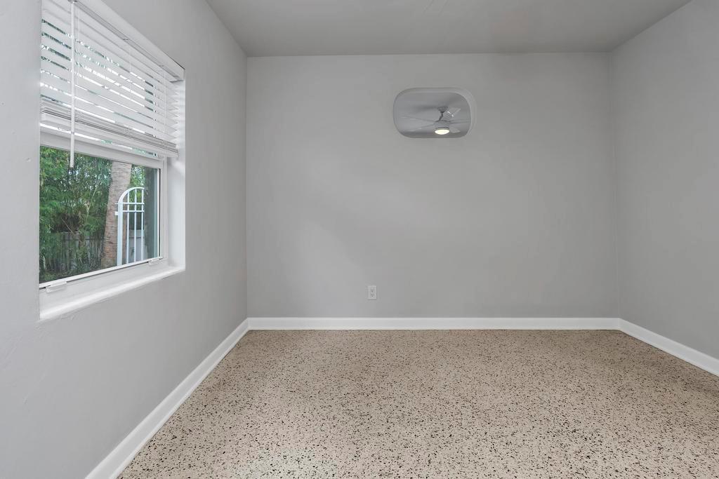 LAKE WORTH TOWN OF - Residential Lease