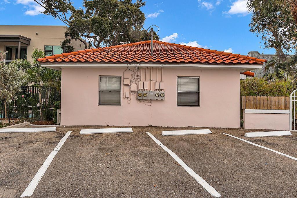 LAKE WORTH TOWN OF - Residential Lease