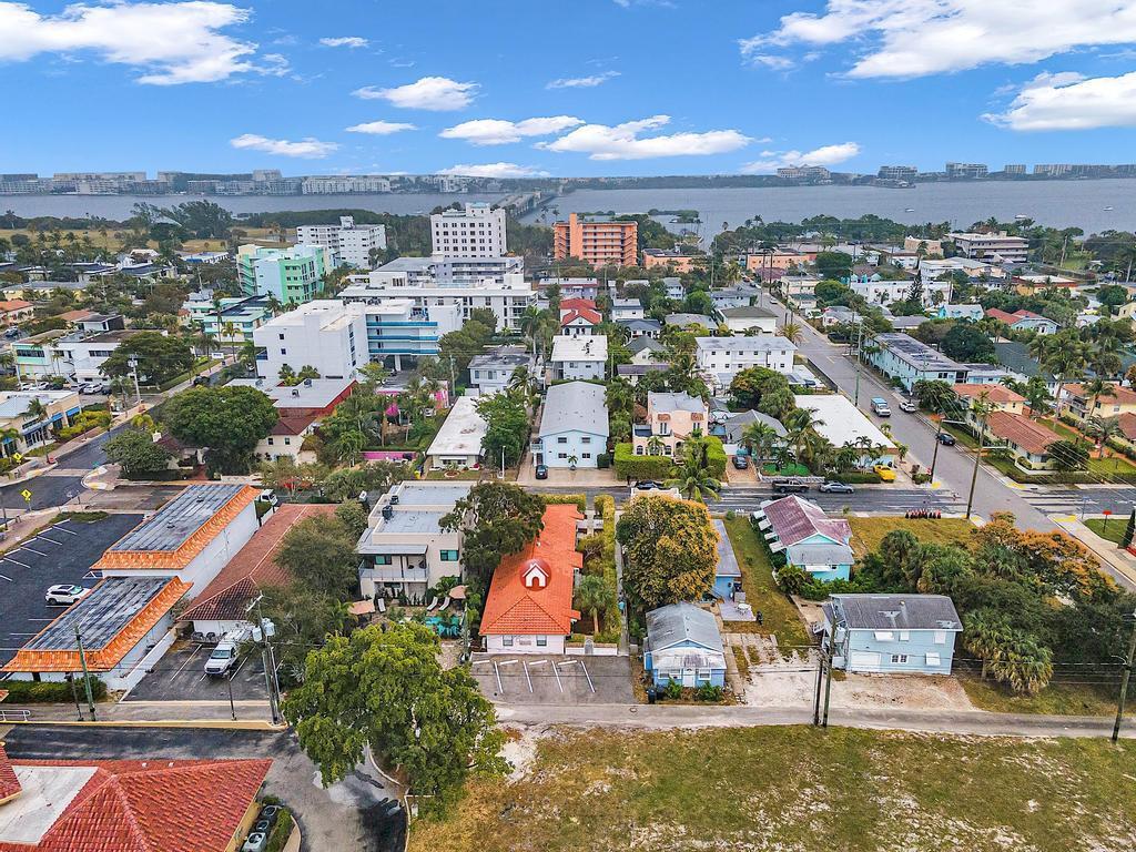 LAKE WORTH TOWN OF - Residential Lease