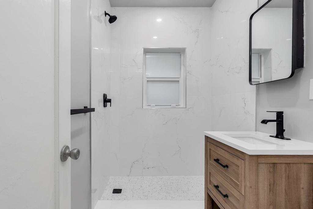 LAKE WORTH TOWN OF - Residential Lease