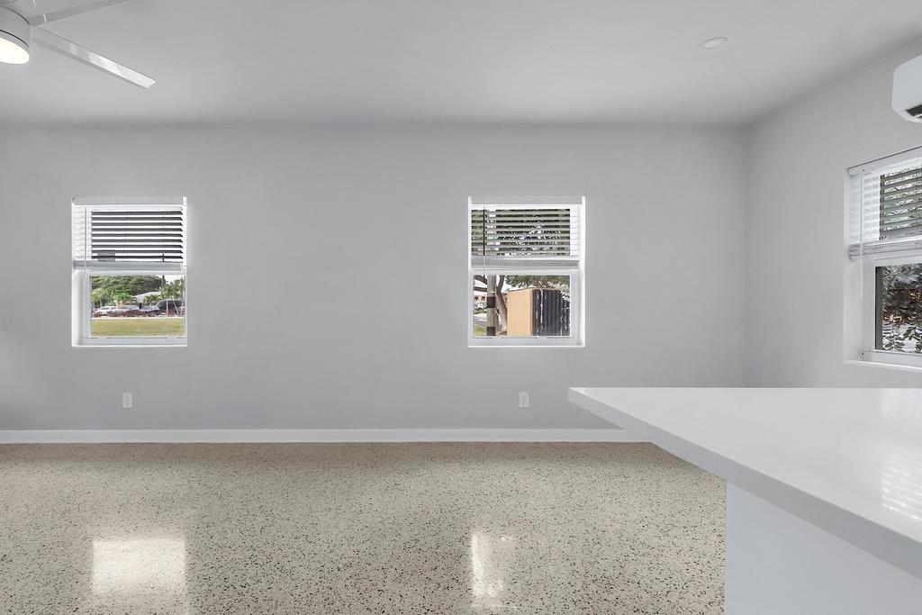 LAKE WORTH TOWN OF - Residential Lease