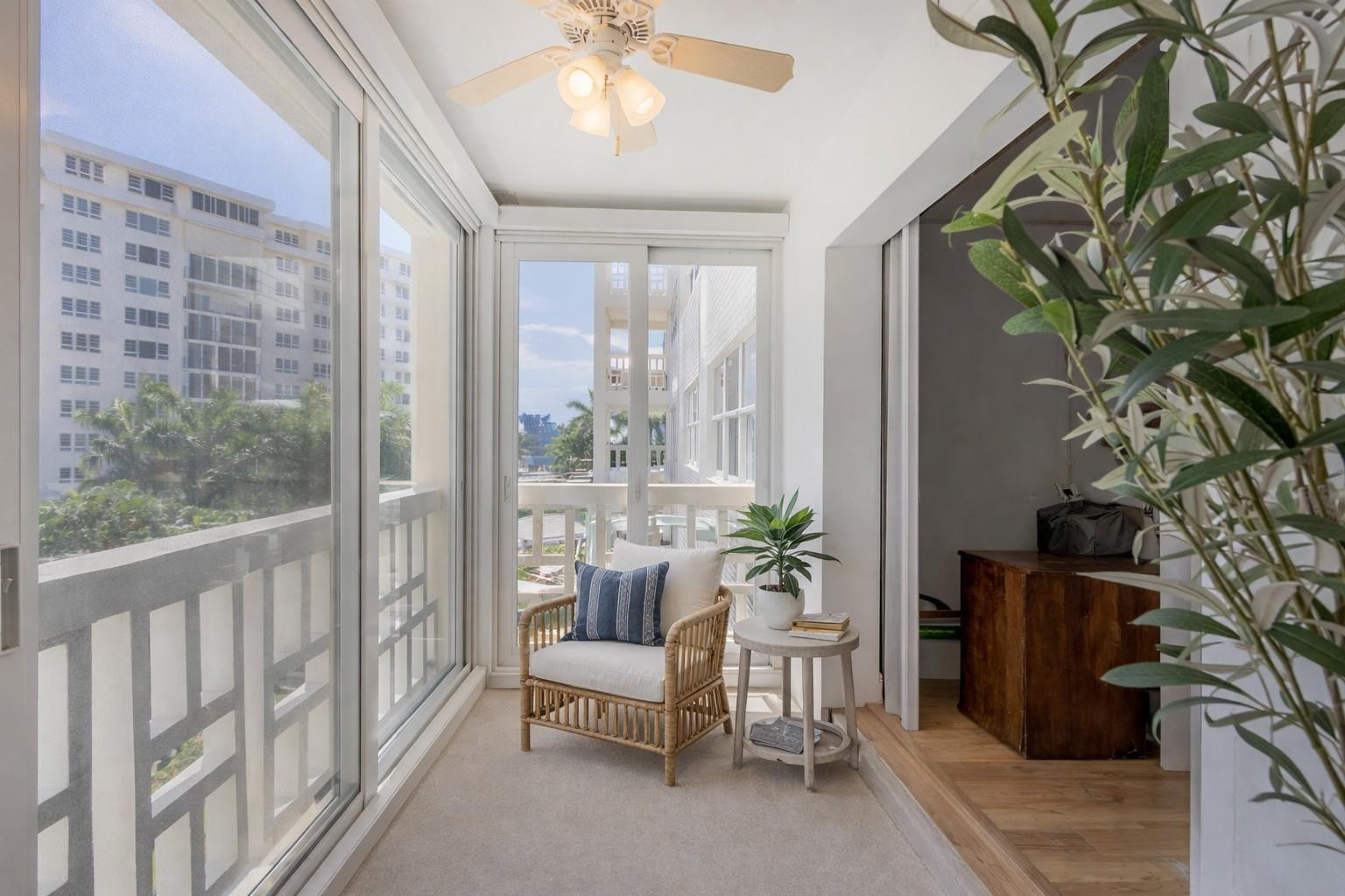 1000 Lowry Street 4G