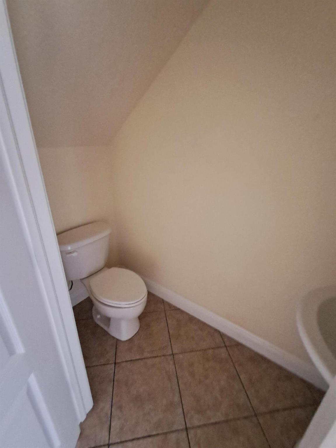 KENWOOD - Residential Lease
