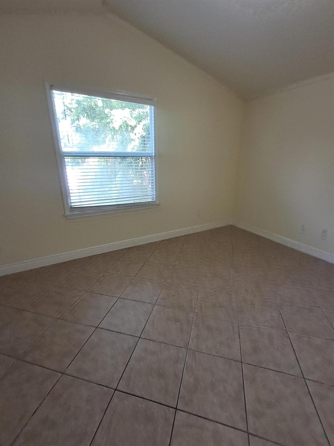 KENWOOD - Residential Lease