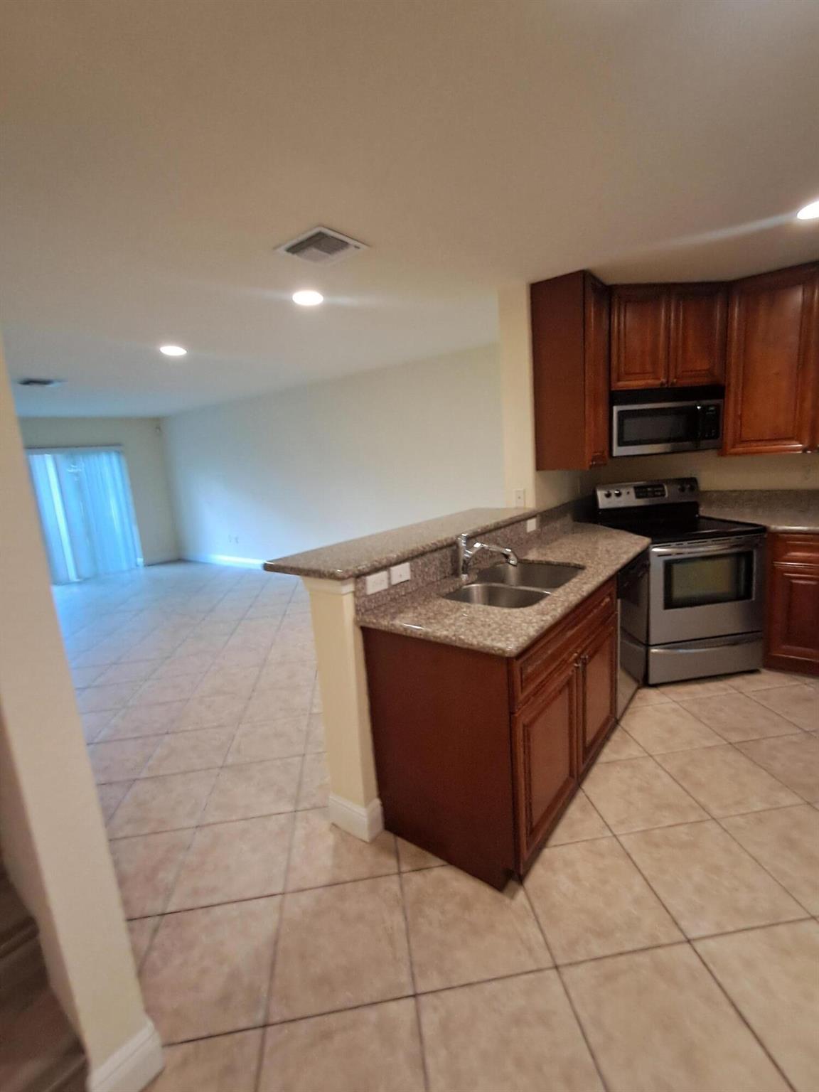 KENWOOD - Residential Lease