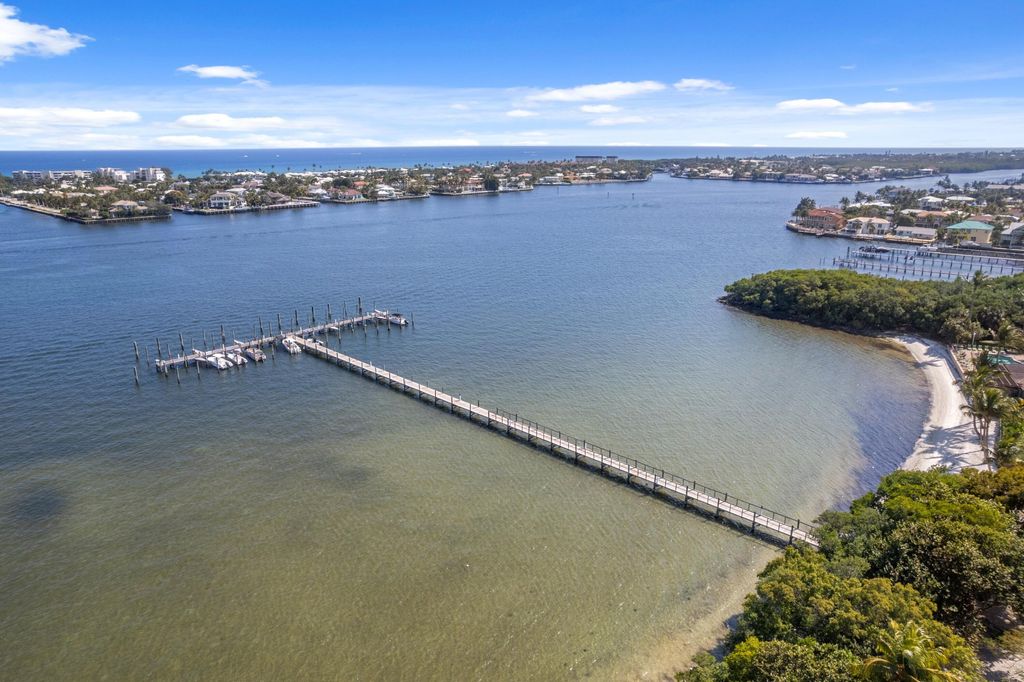 Photo of 16 Via Lago, Boynton Beach, FL 33435 (MLS # R11165537)