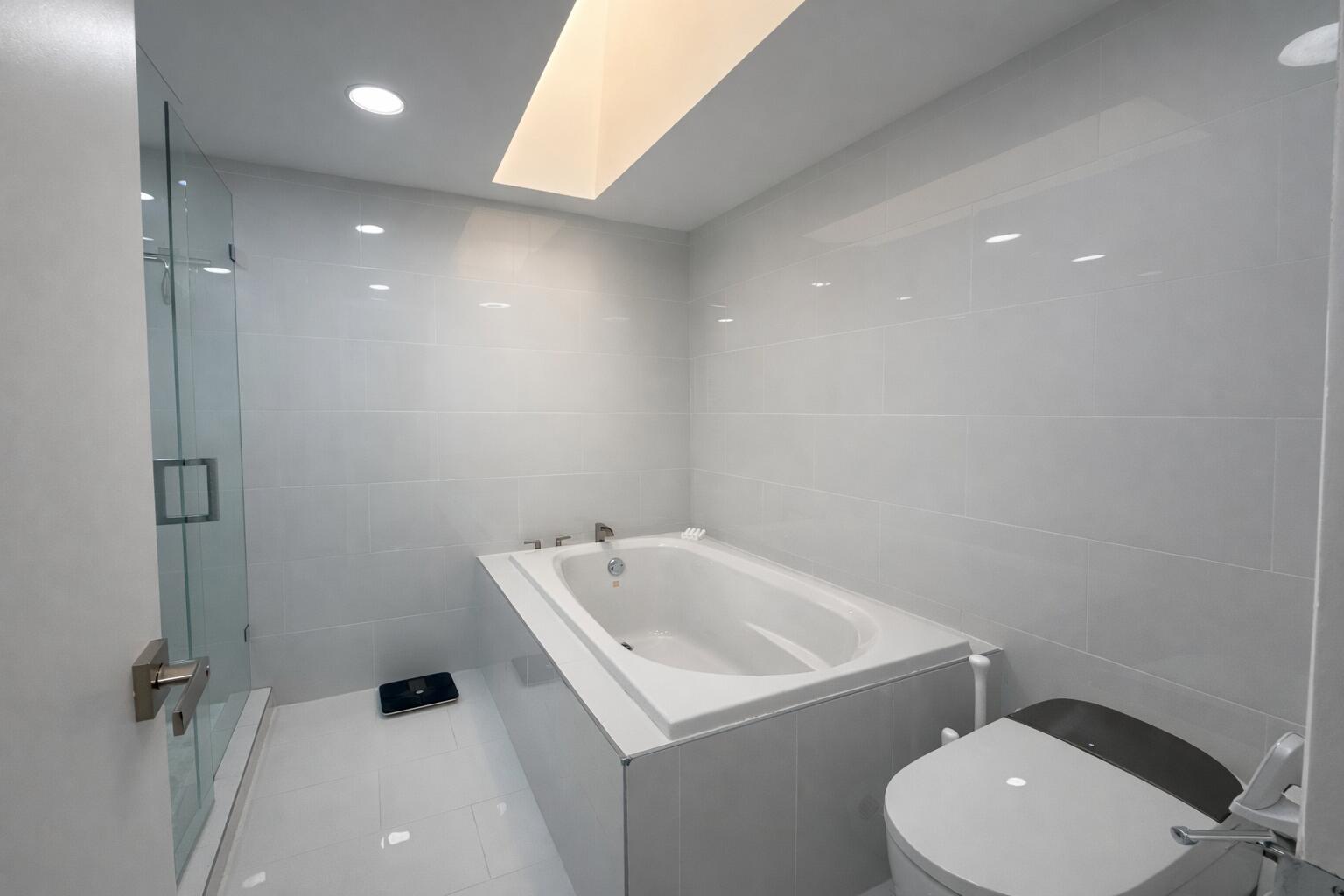 WESTGATE AT HUNTERS RUN CONDO - Residential