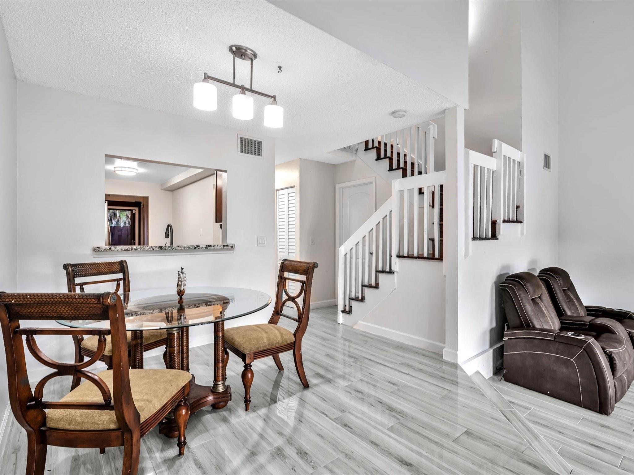 Pine Island Lakes - Residential