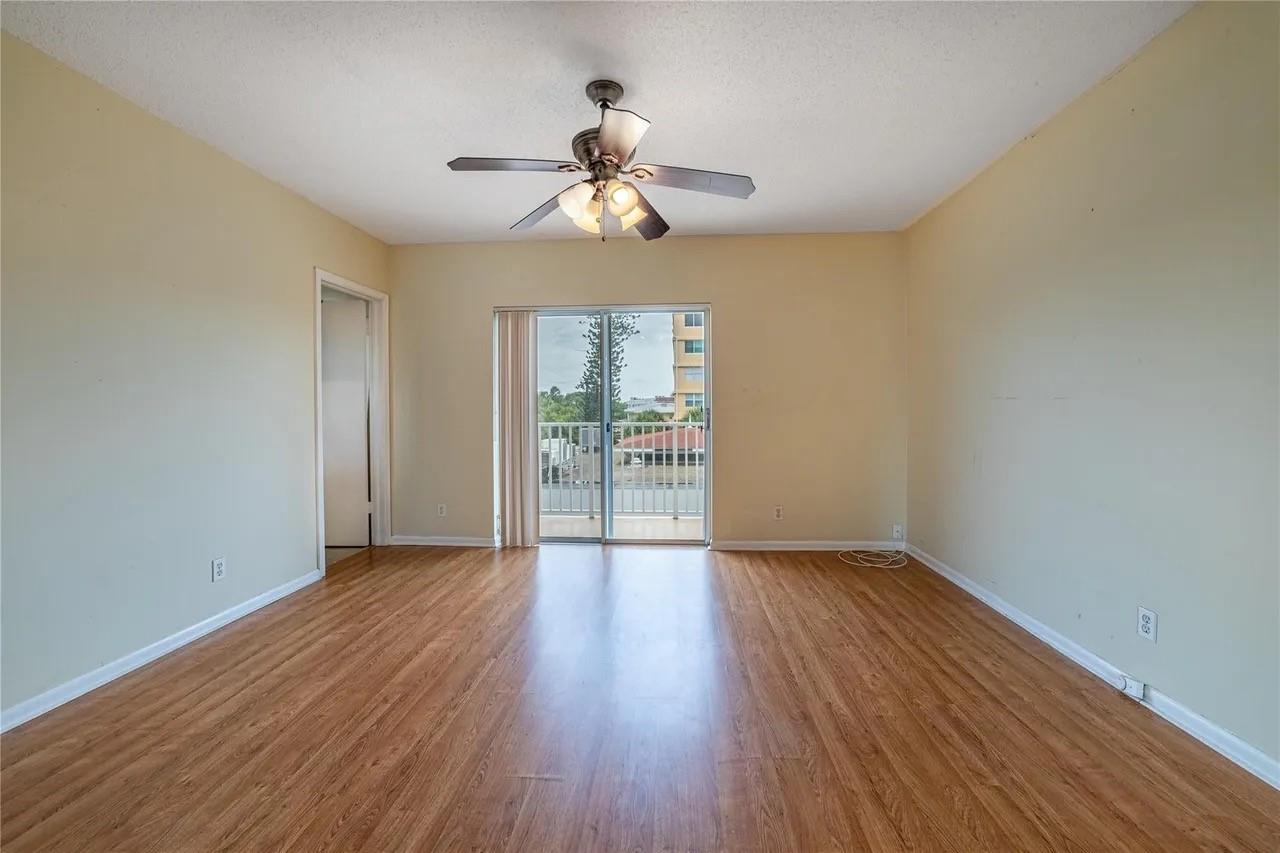 Colonial Manor West Apts - Residential Lease