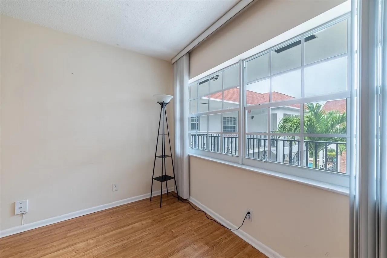 Colonial Manor West Apts - Residential Lease