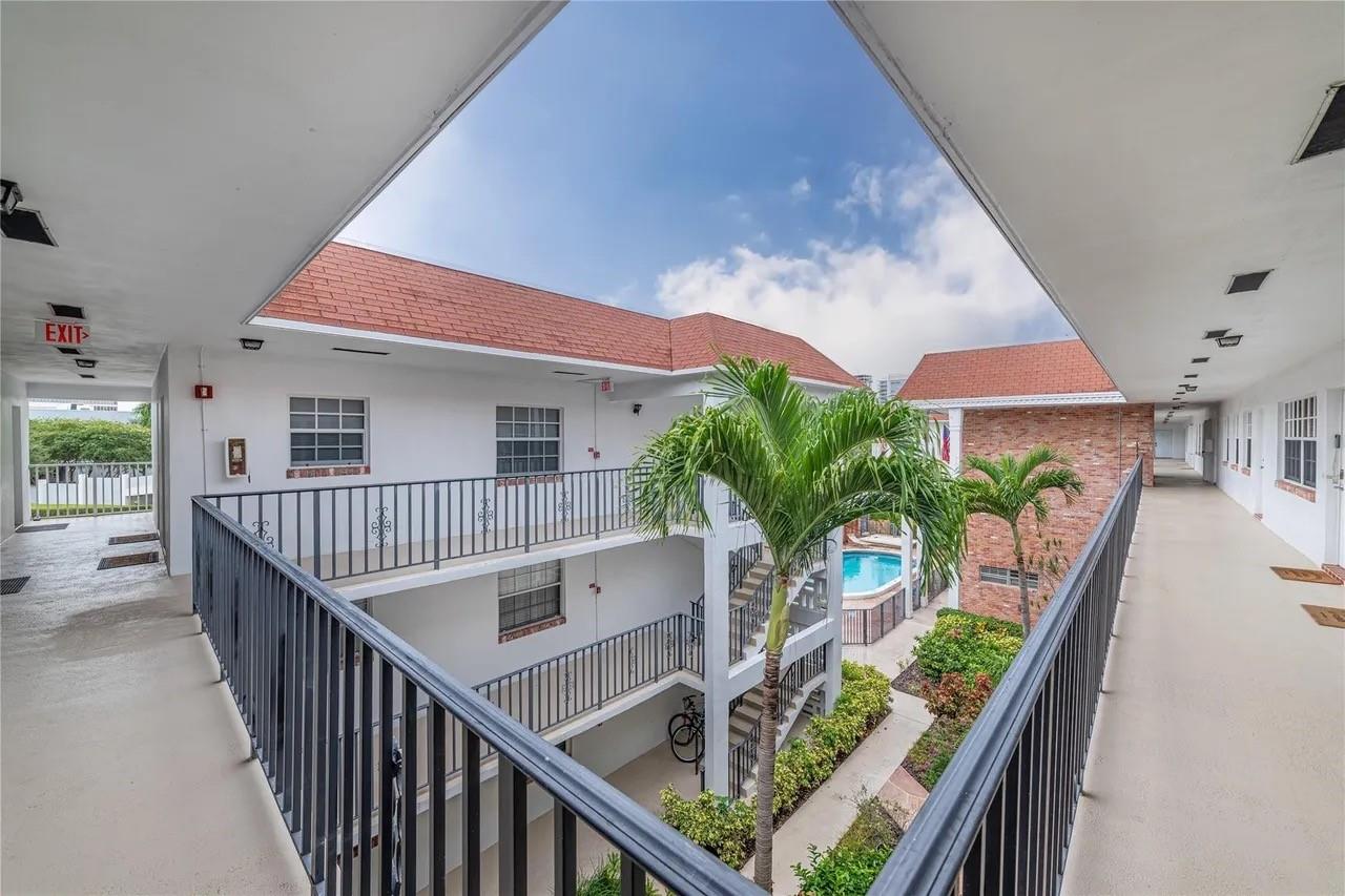 Colonial Manor West Apts - Residential Lease