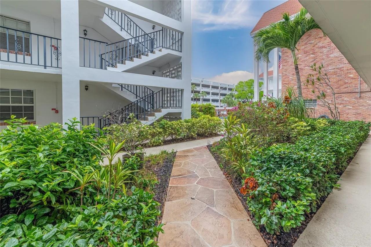 Colonial Manor West Apts - Residential Lease