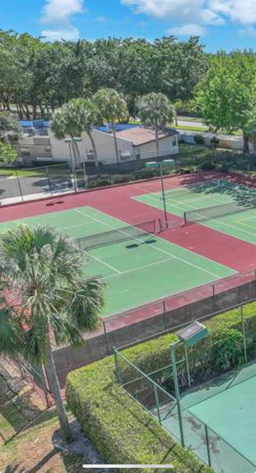 18th Hole at inverrary - Residential