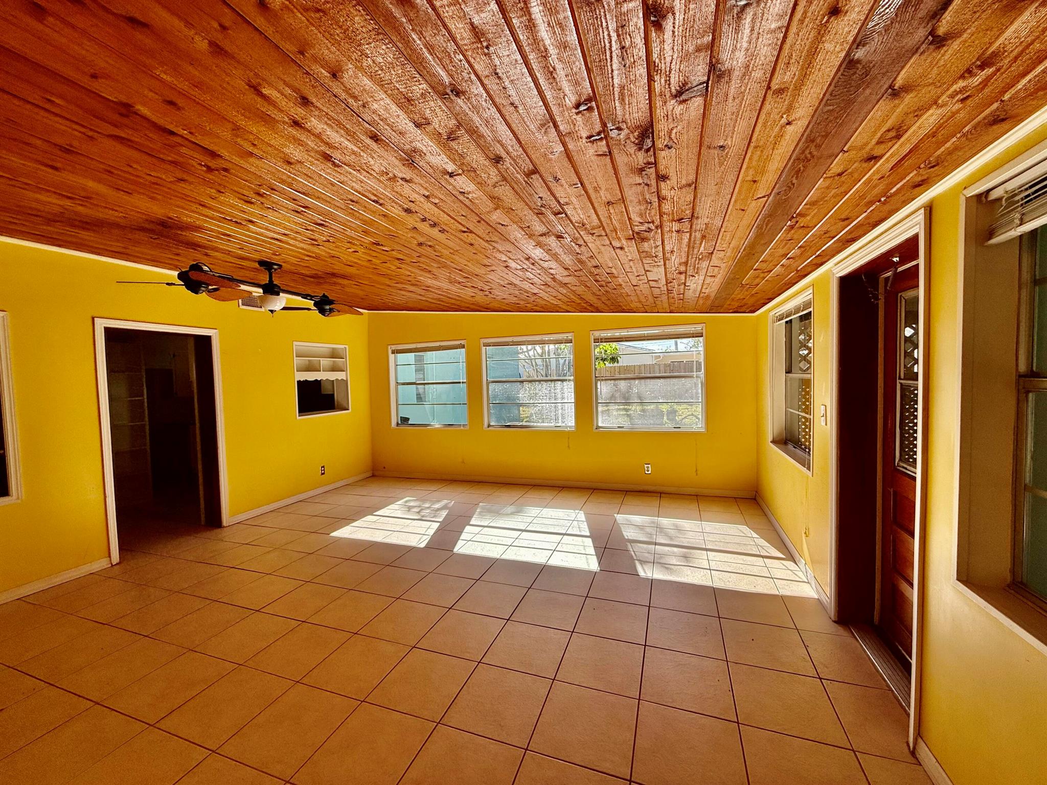 1050 NE Wright Avenue