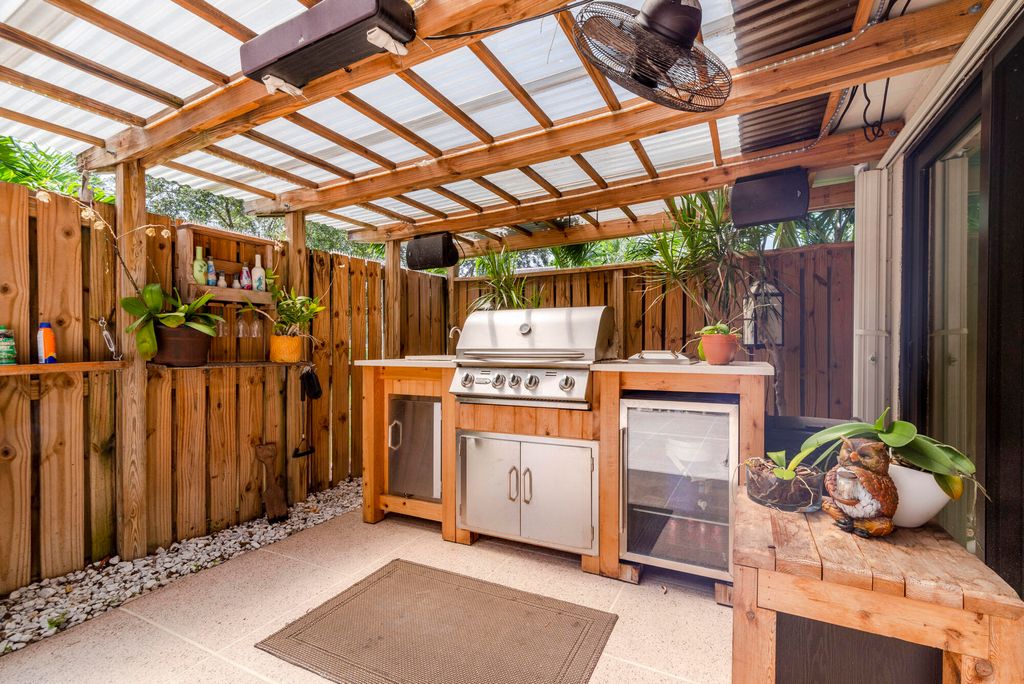 Photo of 1107 11th Lane, Palm Beach Gardens, FL 33418 (MLS # R10910818)