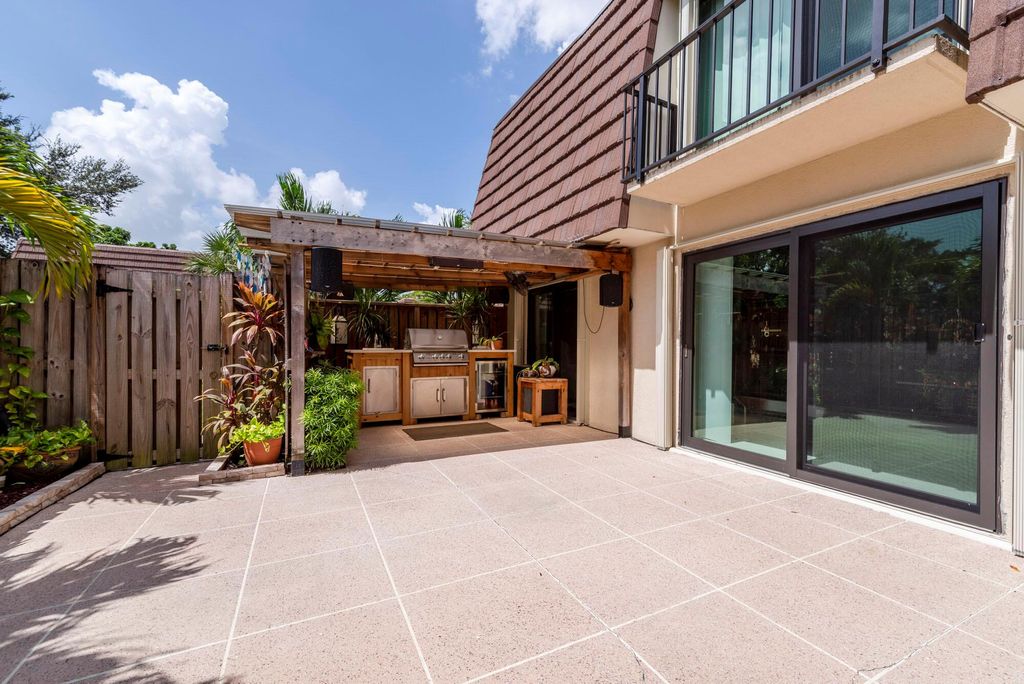 Photo of 1107 11th Lane, Palm Beach Gardens, FL 33418 (MLS # R10910818)