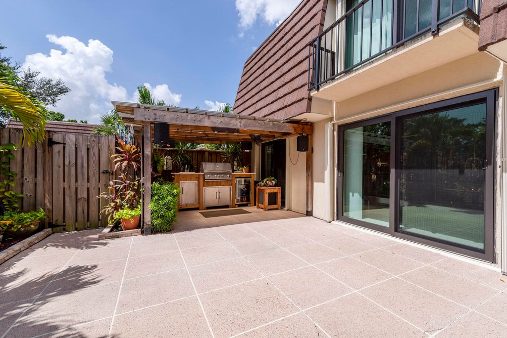 Photo of 1107 11th Lane, Palm Beach Gardens, FL 33418 (MLS # R10910818)