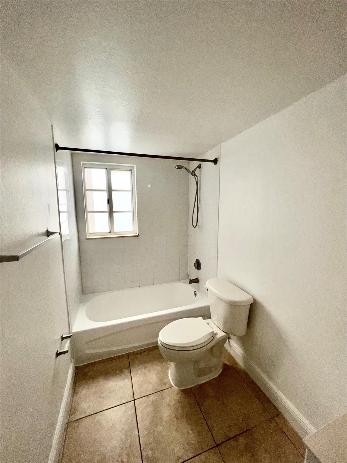 DORAL GARDENS II CONDO - Residential Lease