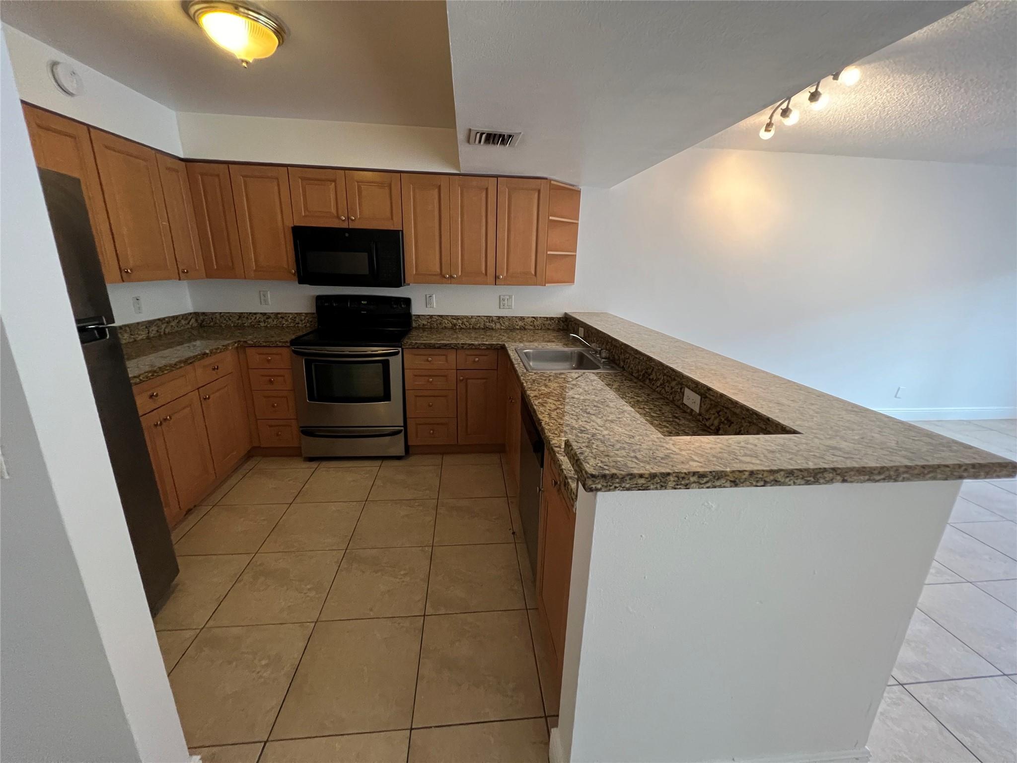 DORAL GARDENS II CONDO - Residential Lease