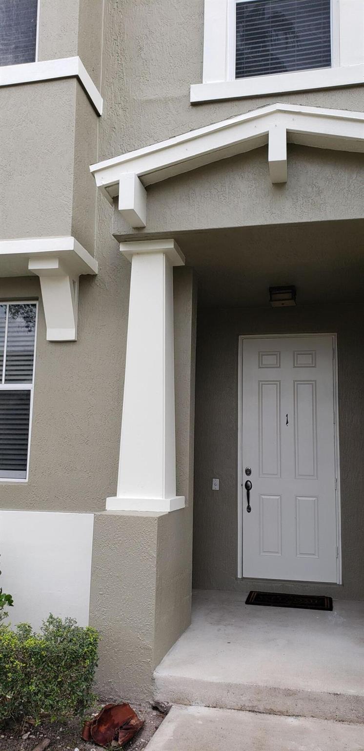 CITYSIDE CONDOMINIUM - Residential Lease