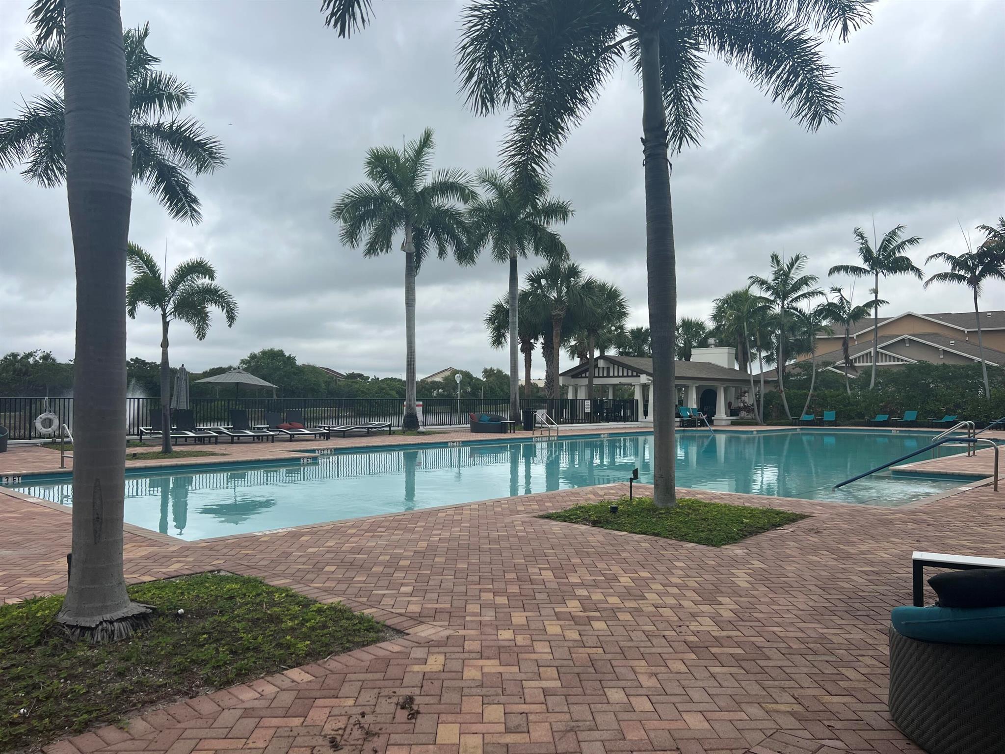 CITYSIDE CONDOMINIUM - Residential Lease