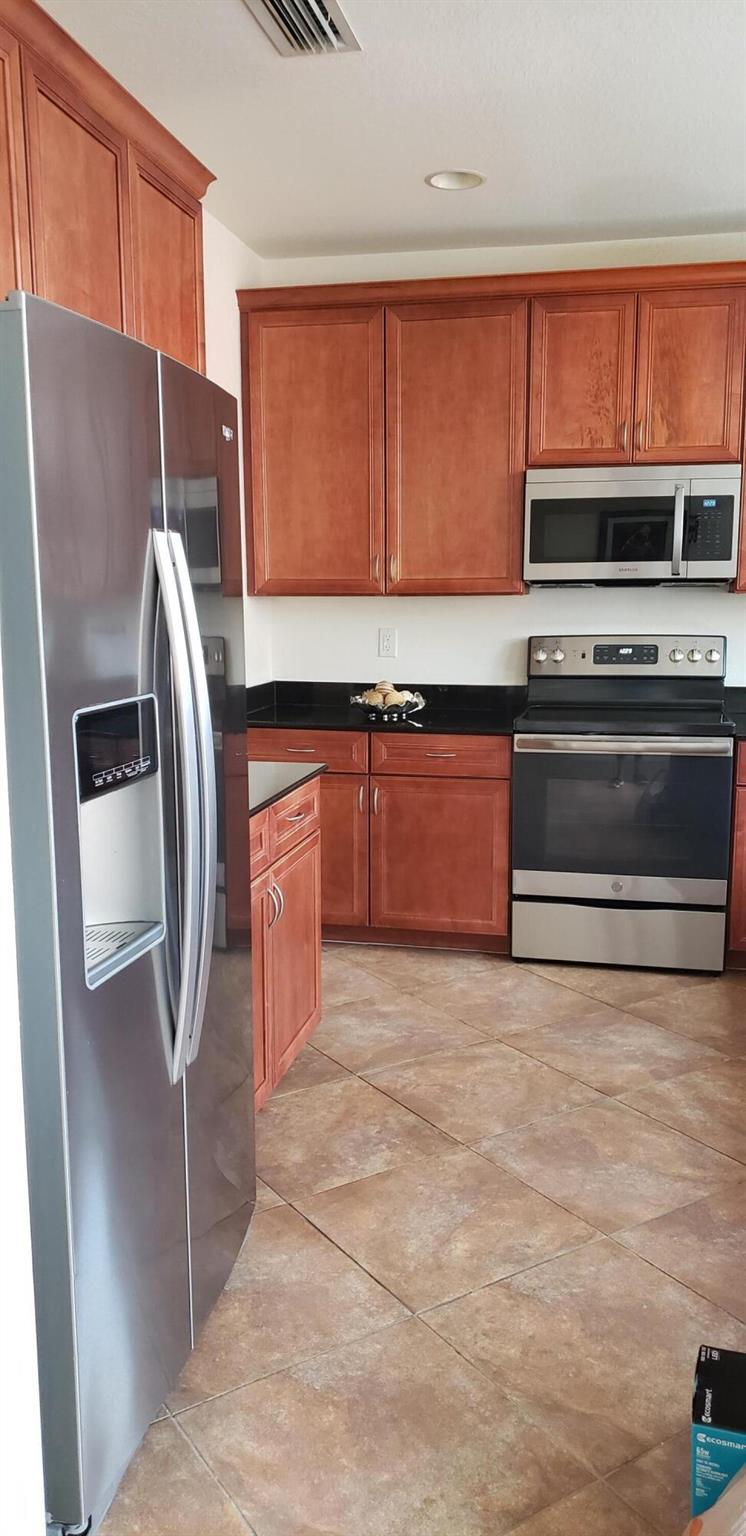 CITYSIDE CONDOMINIUM - Residential Lease