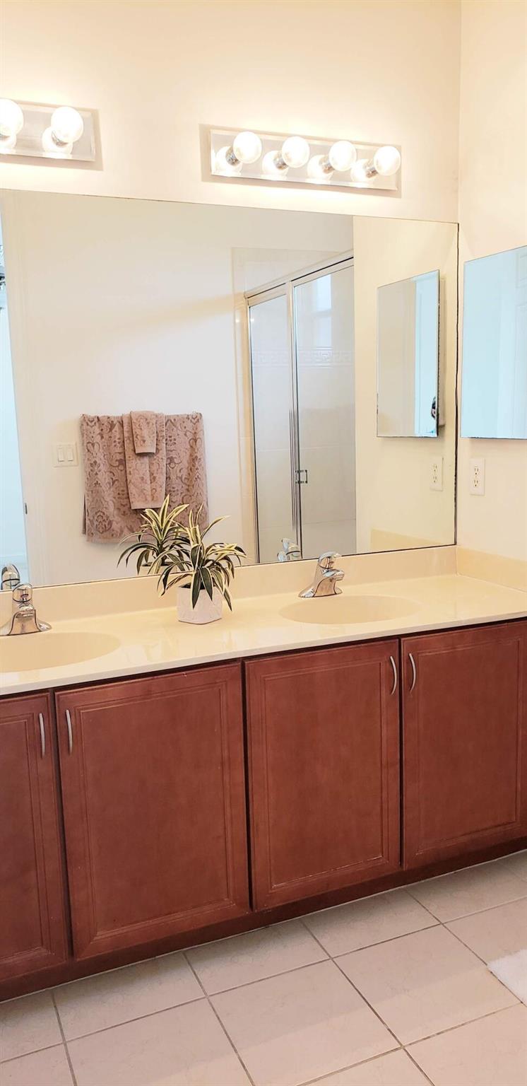 CITYSIDE CONDOMINIUM - Residential Lease